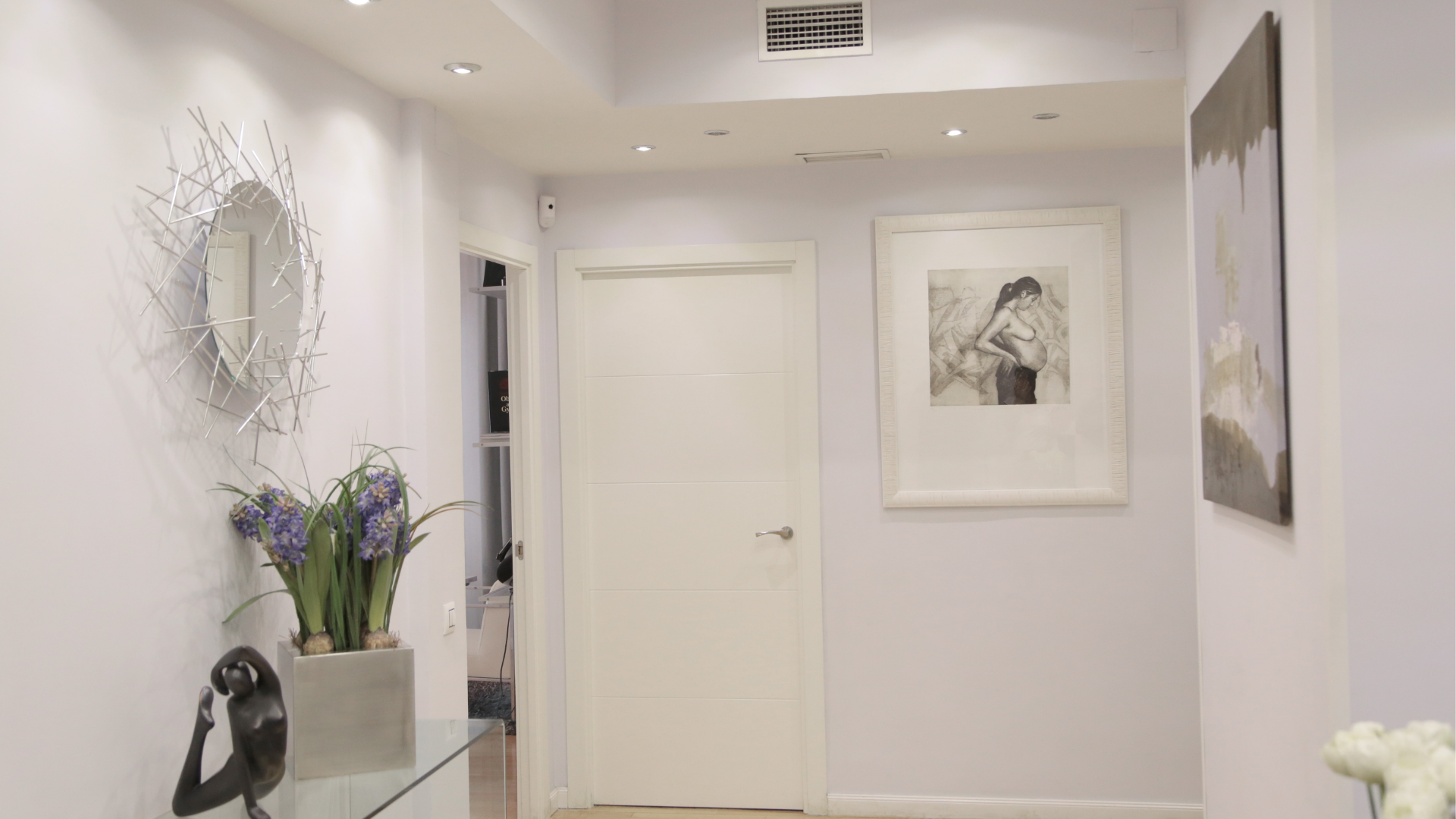 Cum iluminezi corect holul? 💡 Sfaturi si idei de la Hsmart.ro