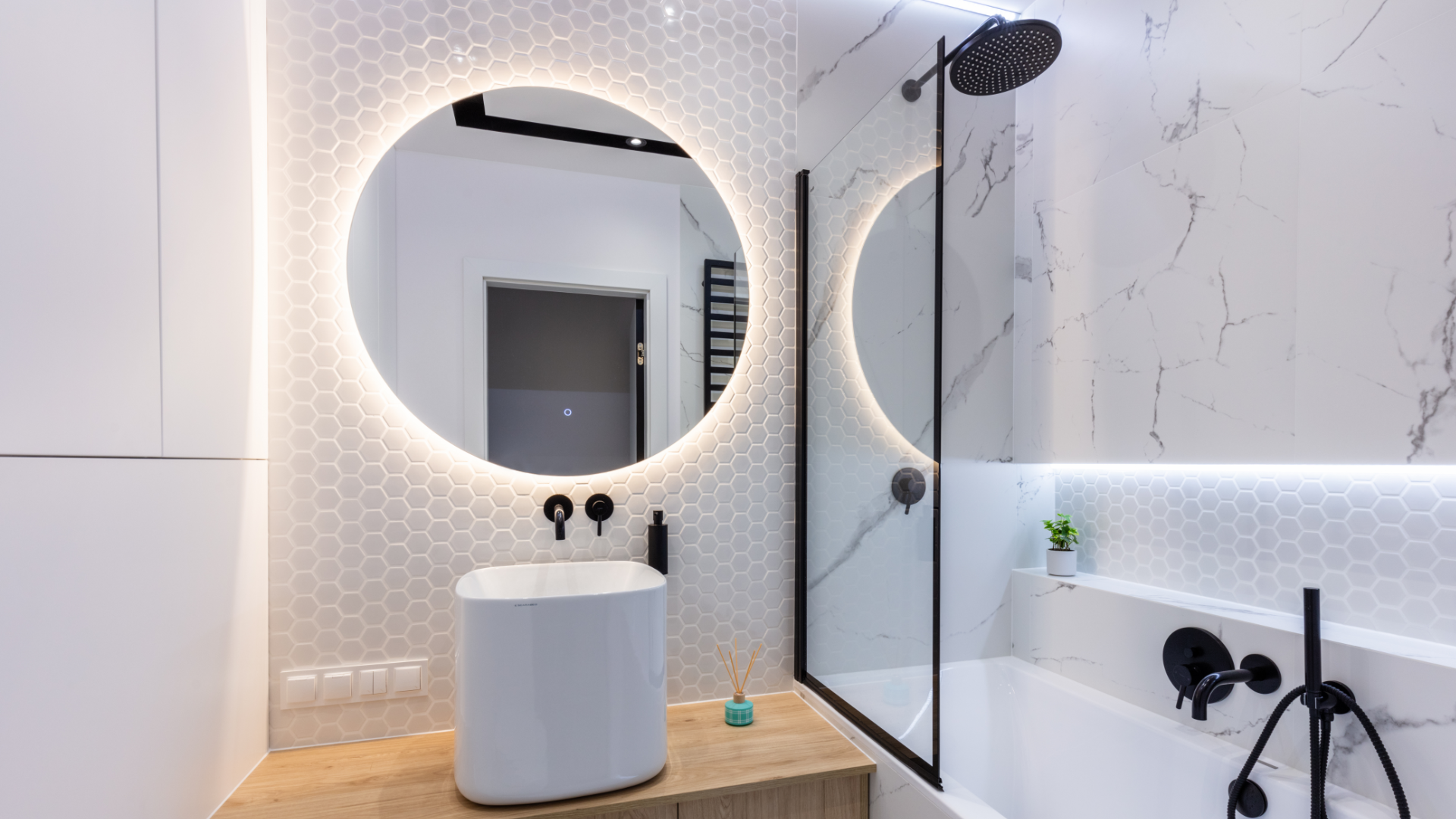 Amenajarea unei bai mici: Sfaturi si recomandari de la HSmart.ro