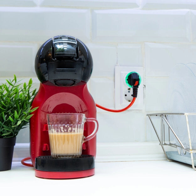 Priza inteligenta Shelly Plus Plug S cu monitorizare consum, WiFi, control aplicatie, compatibil Amazon Alexa, Google Assistant si Home Assistant