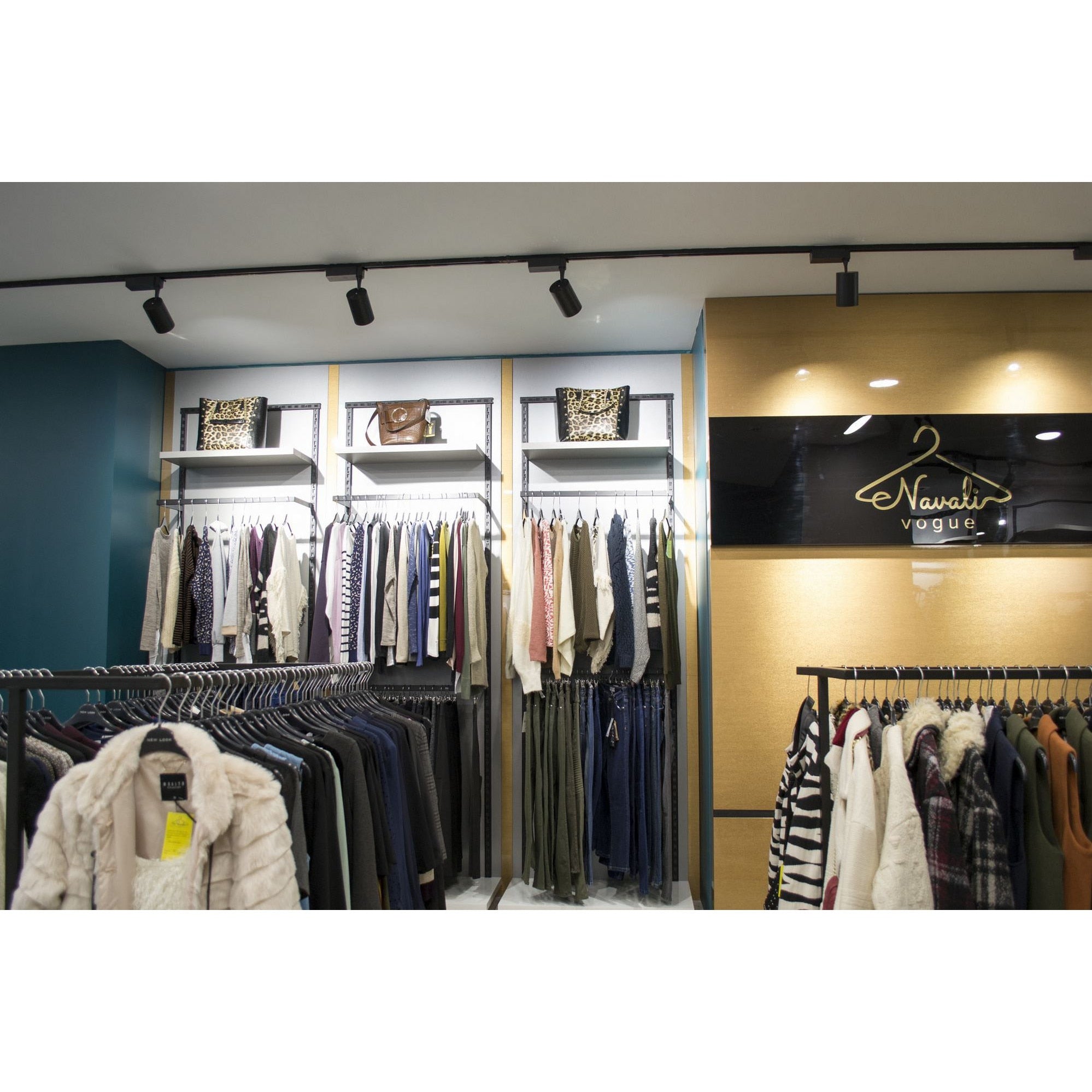 Proiector LED  H72 BK, 30W, 4000K Lumina Neutra, 3420lm, Directionabil Pe Sina Monofazata, Negru