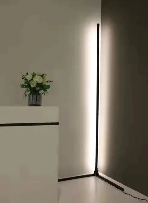 Lampadar Cu Telecomanda Si Lumini RGBW De Ritm Cu Activare Sonora (Vumetru Digital)