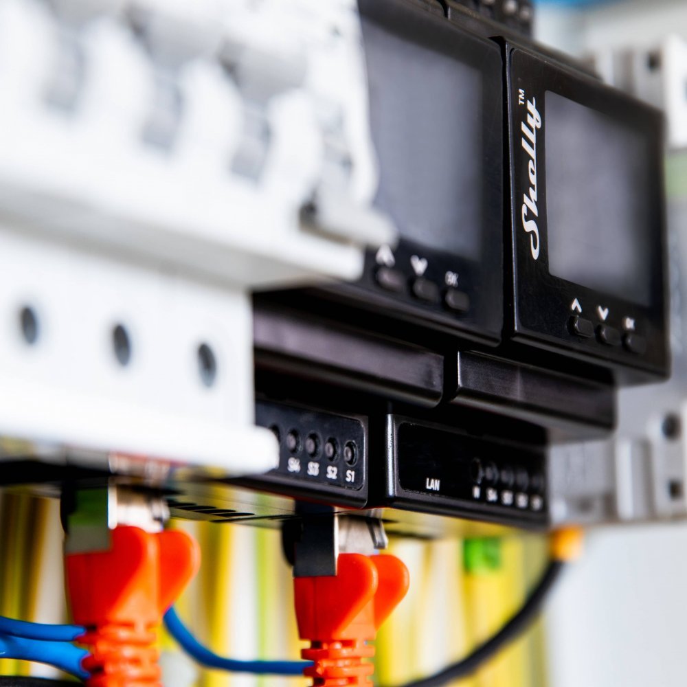 Releu inteligent cu 4 canale cu masurare a tensiunii Shelly PRO 4PM, protectie la supratensiune, WIFI, LAN, Bluetooth - hsmartro